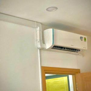 Trunking Nhựa Việt Tiến Chụp Áp Tường Màu Trắng 75x65mm Hàng Cao Cấp.